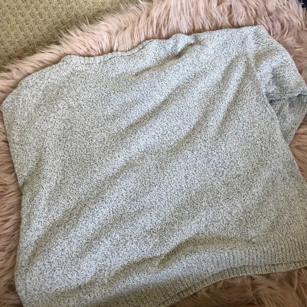 Brandy Melville Sweater - Picture 5 of 5